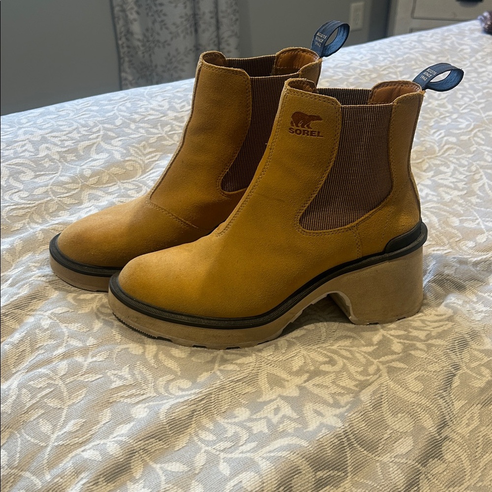 Sorel chelsea hi line ankle boot